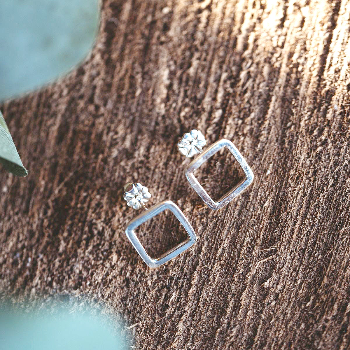 BOUCLES D'OREILLES CUBE
