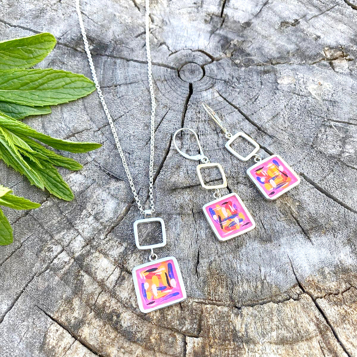 ARABESQUE NECKLACE